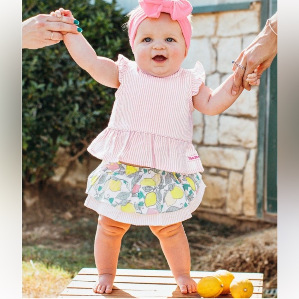 EUC Ruffle Butts Lemonade Seersucker 2 Piece Outfit